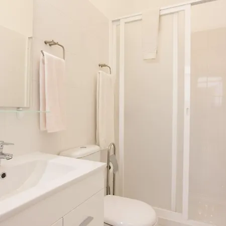 Apartamento Spacious 3-bedroom Triplex With Terrace In Lisboa
