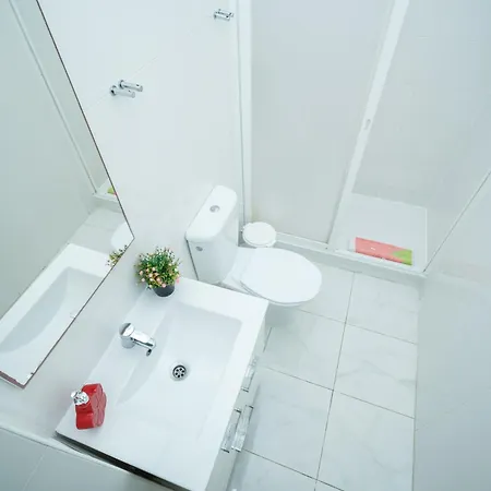 Spacious 3-bedroom Triplex With Terrace In Apartamento Lisboa
