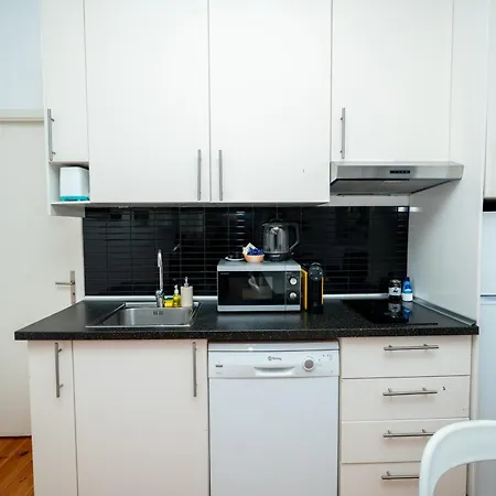 Spacious 3-bedroom Triplex With Terrace In Apartamento