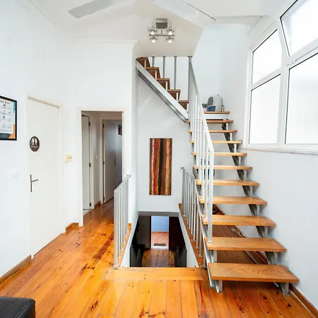 Apartmán Spacious 3-bedroom Triplex With Terrace In *