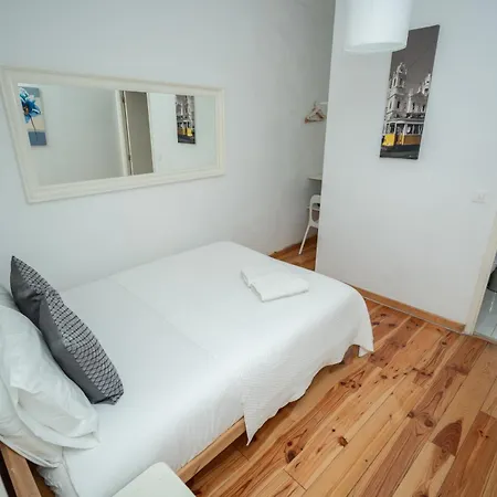 公寓 Spacious 3-bedroom Triplex With Terrace In Lisboa